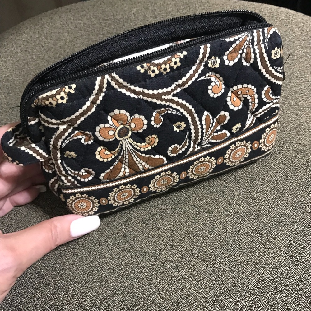 **SOLD Authentic Vera Bradley case. Quilted